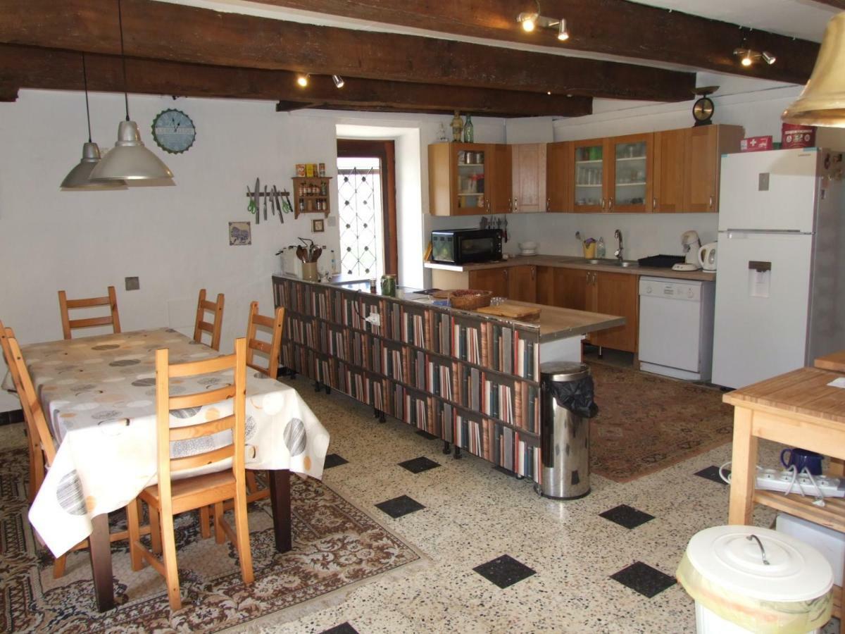 Le Vieux Couvent Villa Deviat Kültér fotó